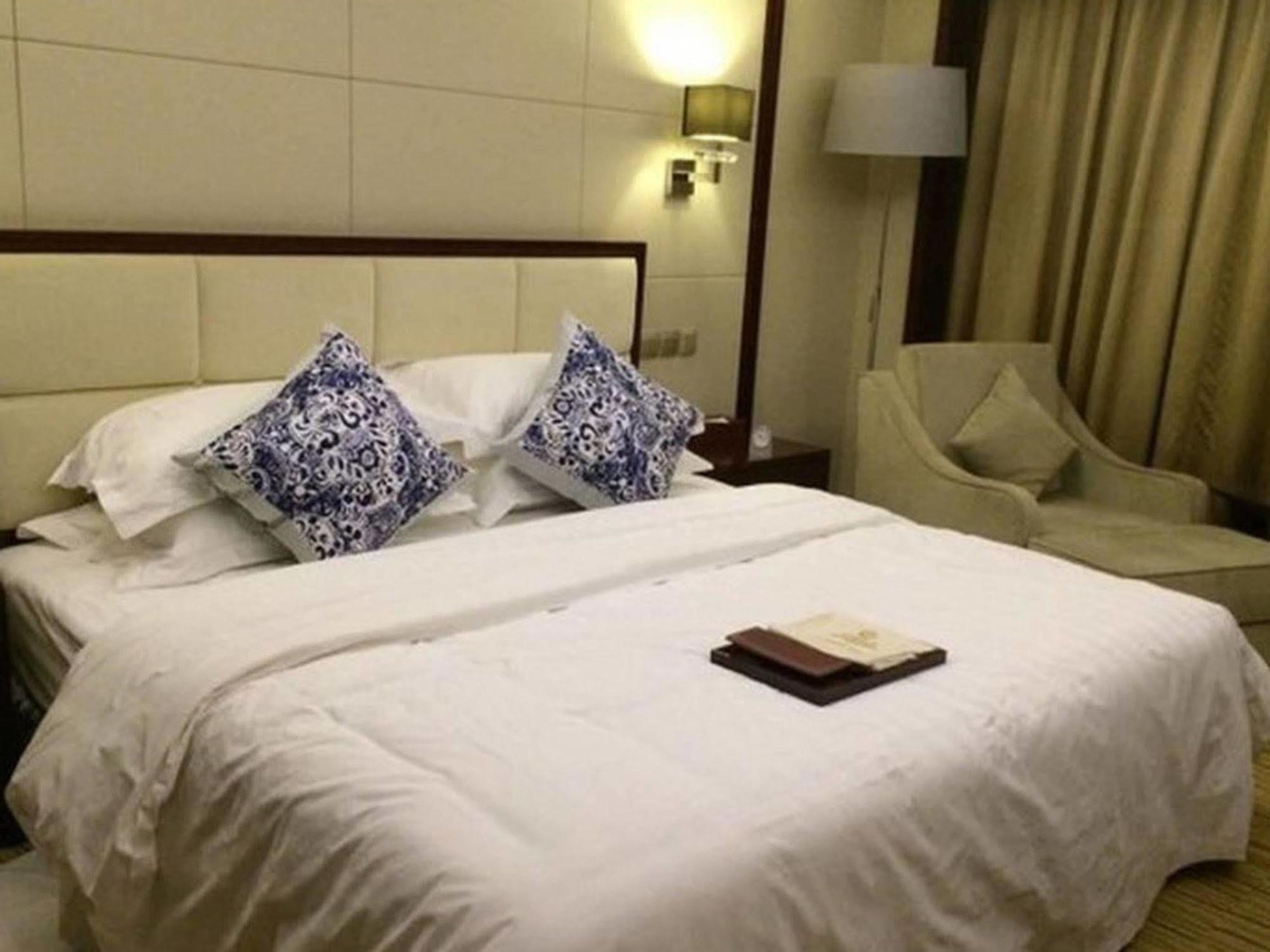 Beijing Guizhou Hotel Bagian luar foto