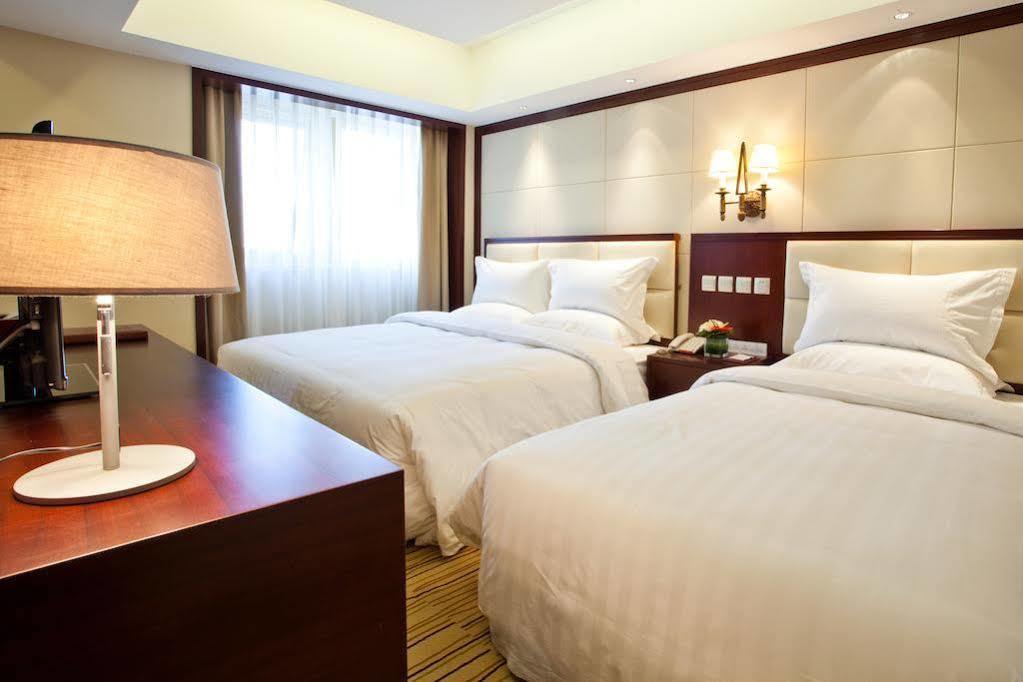 Beijing Guizhou Hotel Bagian luar foto